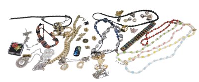 Lot 1039 - A group of costume jewellery, including...