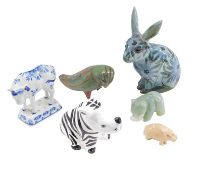 Lot 503 - A collection of ceramic and hardstone...