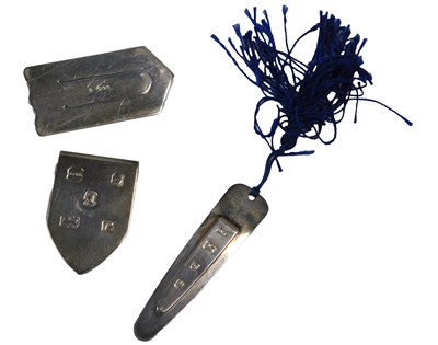 Lot 540 - A collection of small silver items, to include...
