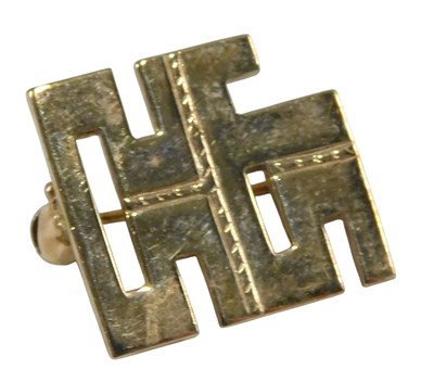 Lot 1055 - A 9ct gold brooch, carved as 'JS 25', 2.4g.