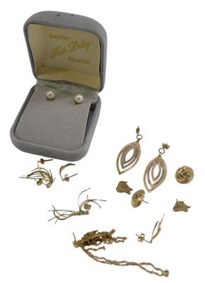 Lot 1065 - Assorted earrings and neck chains, yellow...