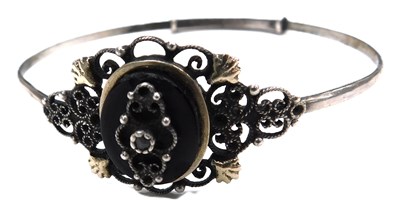 Lot 468 - An early 20thC black onyx marcasite and...
