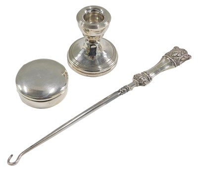 Lot 1518 - A George V silver pill box, Birmingham 1925,...