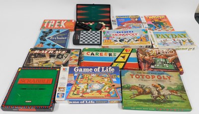 Lot 2054 - Games, to include Trek, Twister, Frustration,...