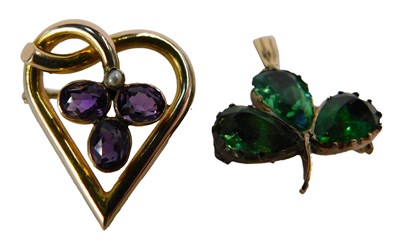 Lot 29 - A 9ct gold heart shaped pendant, with three...