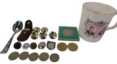 Lot 395 - A group of collectables, to include five ARP...