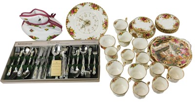 Lot 473 - A group of Royal Albert Old Country Roses part...