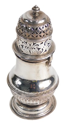 Lot 816 - An Edward VII silver sugar shaker, with...