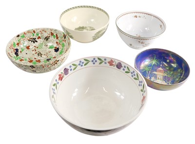 Lot 830 - A quantity of ceramic bowls, to include a...