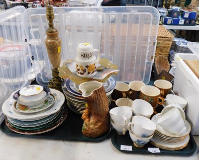 Lot 2041 - Part tea wares, Sylvac rabbit jug, desk lamp,...