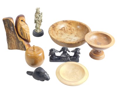 Lot 765 - Miscellaneous items of treen, to include a...