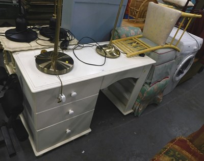 Lot 2602 - A group of furniture, to include a dressing...