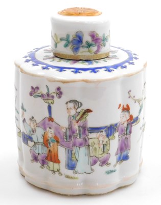 Lot 11 - An early 20thC Chinese famille rose porcelain...