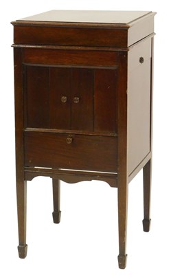 Lot 557 - A Columbia mahogany cased gramophone, the...