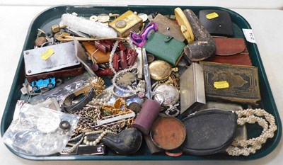 Lot 2134 - Costume jewellery, in the form of rings,...