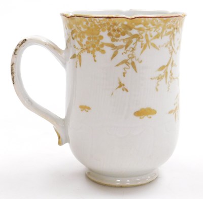 Lot 9 - An 18thC Chinese export porcelain tankard, of...
