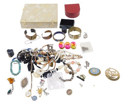 Lot 478 - A quantity of costume jewellery, to include...
