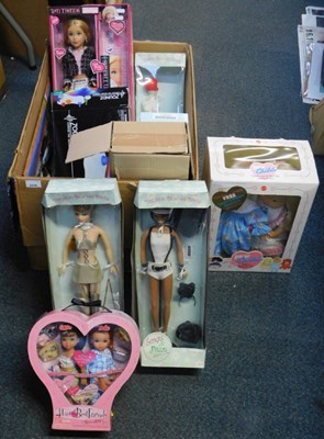 Lot 2238 - Dolls, including The Mod British Birds, My...