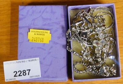 Lot 2287 - Costume jewellery, necklaces, to include white...