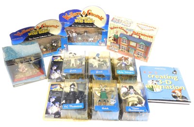 Lot 133 - A group of Wallace and Gromit collectables,...