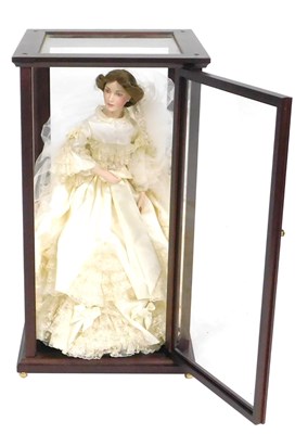 Lot 183 - A Franklin Heirloom doll, in an ivory wedding...