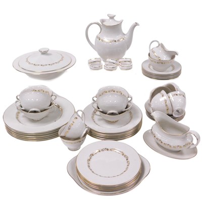 Lot 222 - A Royal Doulton porcelain Fairfax pattern part...