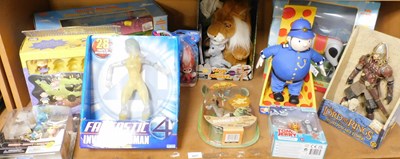 Lot 2021 - Various toys and figures, to include Lord of...