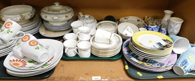 Lot 2025 - Household china and effects, to include part...