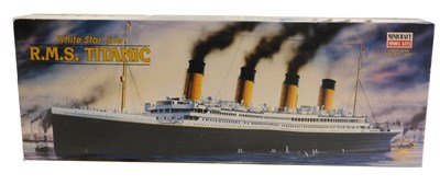 Lot 127 - A Mini Craft Model Kits 1:350 scale White Star...