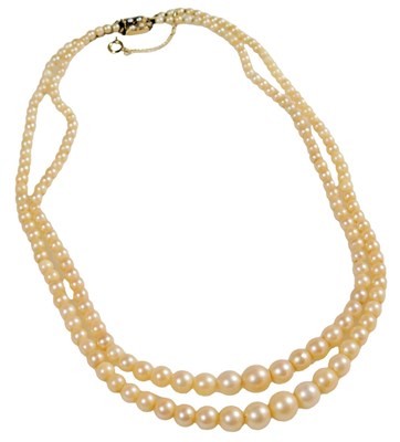 Lot 369 - A double strand graduated cultured pearl...