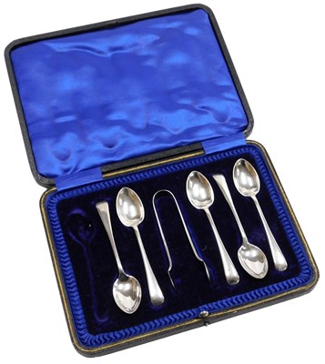 Lot 365 - A set of five George V silver Old English...