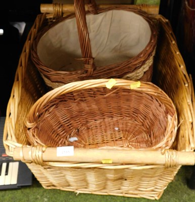 Lot 2185 - Wicker baskets, to include a basket of...