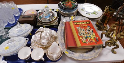 Lot 2247 - A Royal Vale porcelain part tea service,...