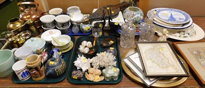 Lot 2286 - General household effects, to include a blue...