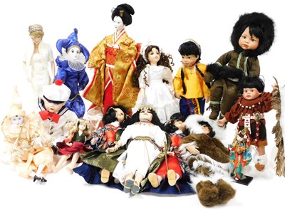 Lot 454 - Assorted collector's and other dolls. (a...