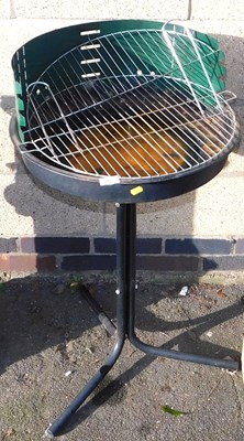 Lot 1017 - A barbecue.