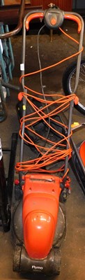 Lot 1032 - A Flymo Easmo electric lawn mower.
