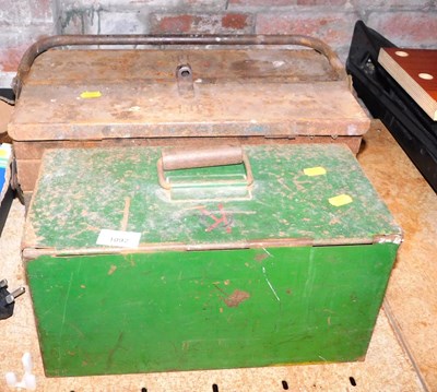 Lot 1092 - A metal cantilever toolbox and contents,...