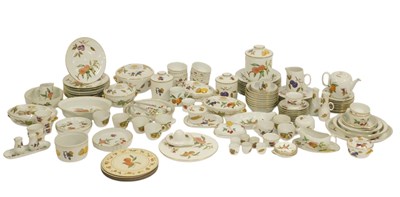 Lot 192 - An extensive Royal Worcester Evesham pattern...