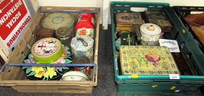 Lot 2025 - A group lot of tins, including biscuit tins,...