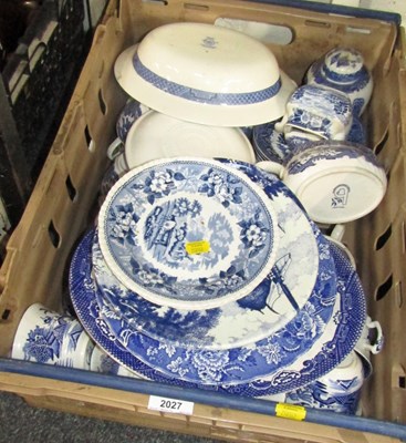 Lot 2027 - Blue and white Wedgwood, including dinner...