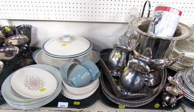 Lot 2003 - A Royal Doulton Desert Star pattern part...