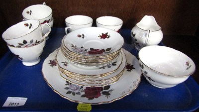 Lot 2013 - A Colclough part tea service, including...