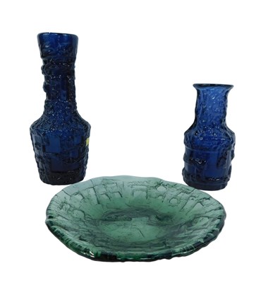 Lot 335 - A group of Ruda glassware, comprising a green...