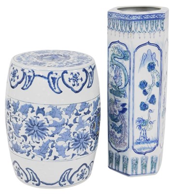 Lot 389 - A Chinese blue and white porcelain barrel...