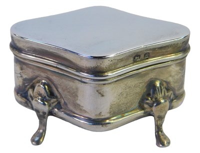 Lot 404 - An Edward VII silver trinket box, of shaped...