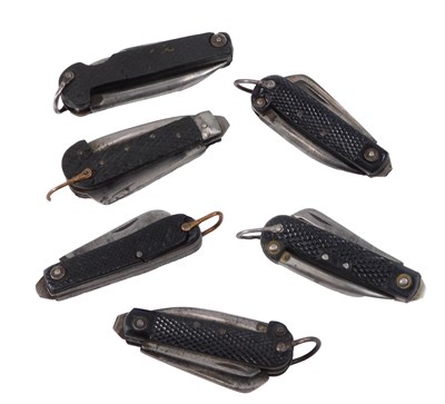 Lot 260 - British Army pen/jack knife, military mark to...