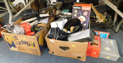 Lot 2117 - Household and kitchenalia items, including a...