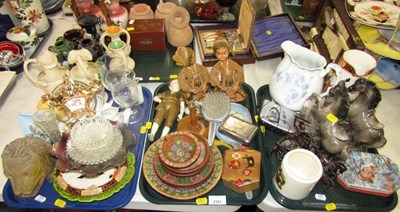 Lot 2161 - Metalware and decorative wares, including jugs,...
