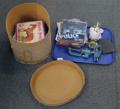 Lot 2306 - An empty hat box, a group of 45rpm singles,...